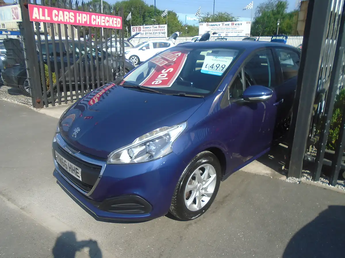 Used 2017 Peugeot 208 Active Blue - Interior and Exterior details 3