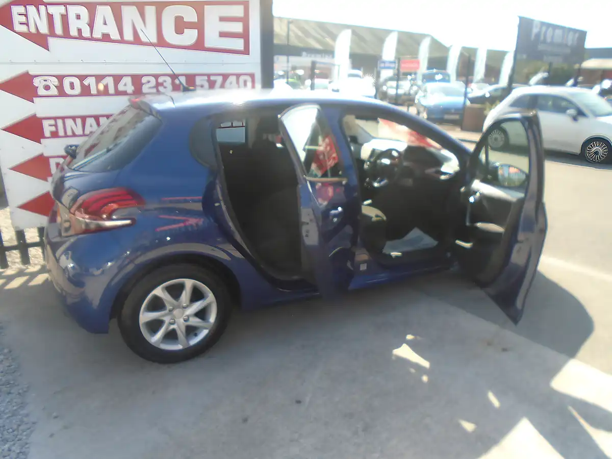 Used 2017 Peugeot 208 Active Blue - Interior and Exterior details 7