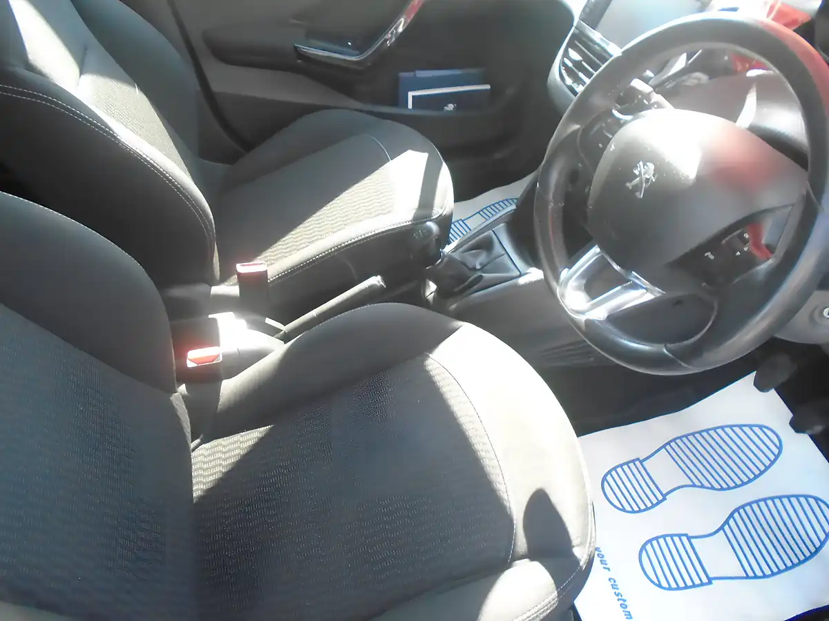 Used 2017 Peugeot 208 Active Blue - Interior and Exterior details 9