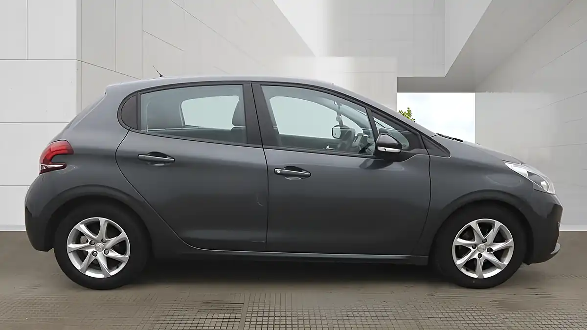 Used 2017 Peugeot 208 Active Grey - Interior and Exterior details 5