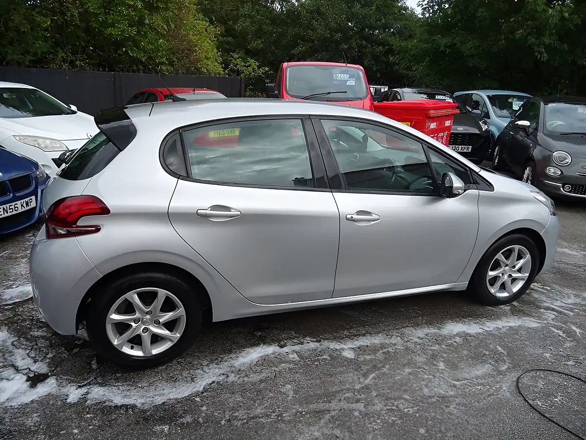 Used 2017 Peugeot 208 Active Silver - Interior and Exterior details 10