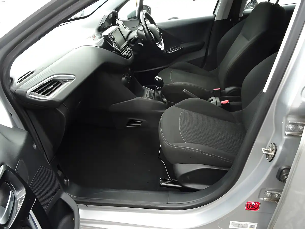 Used 2017 Peugeot 208 Active Silver - Interior and Exterior details 15