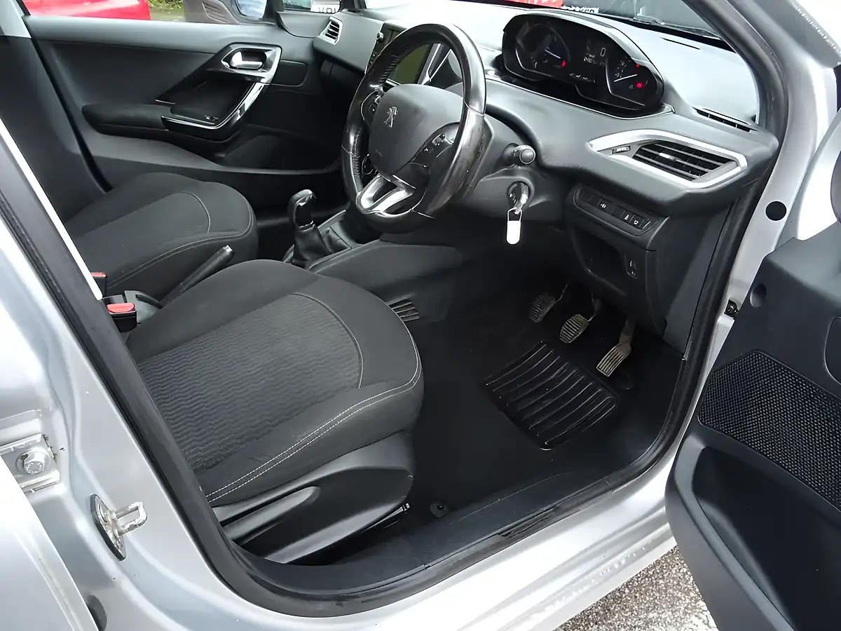 Used 2017 Peugeot 208 Active Silver - Interior and Exterior details 16