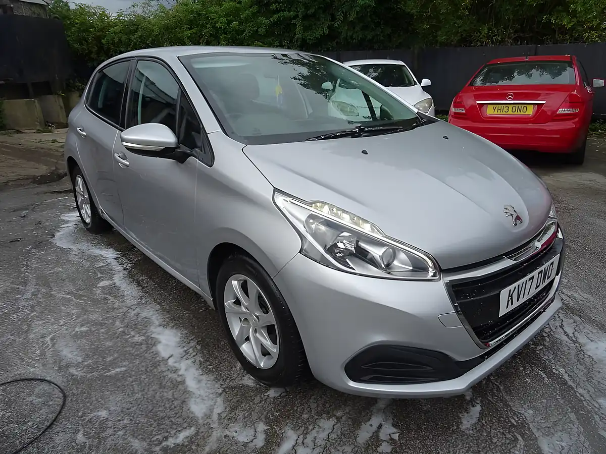 Used 2017 Peugeot 208 Active Silver - Interior and Exterior details 5