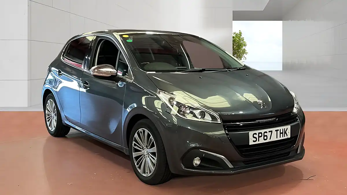 Used 2017 Peugeot 208 Allure Grey - Front View