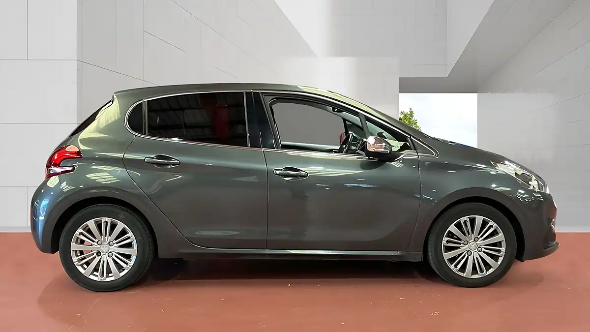 Used 2017 Peugeot 208 Allure Grey - Interior and Exterior details 5