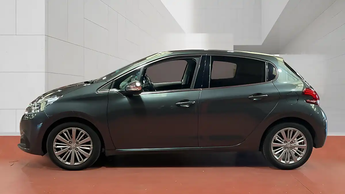 Used 2017 Peugeot 208 Allure Grey - Interior and Exterior details 6