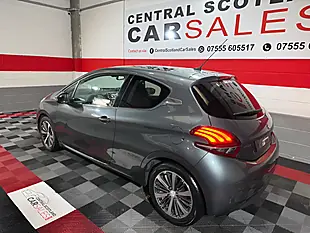 Used 2017 Peugeot 208 Allure Grey - Interior and Exterior details 3