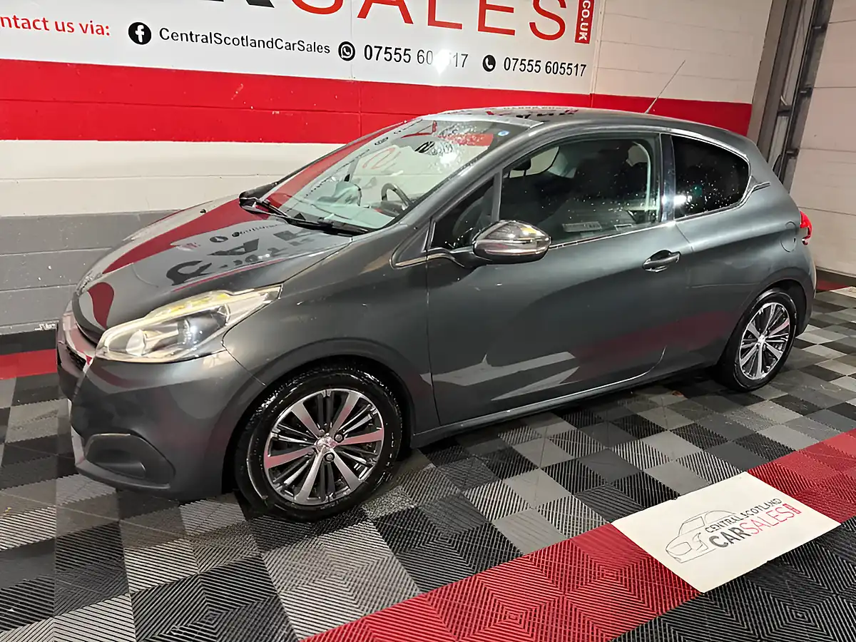 Used 2017 Peugeot 208 Allure Grey - Interior and Exterior details 6