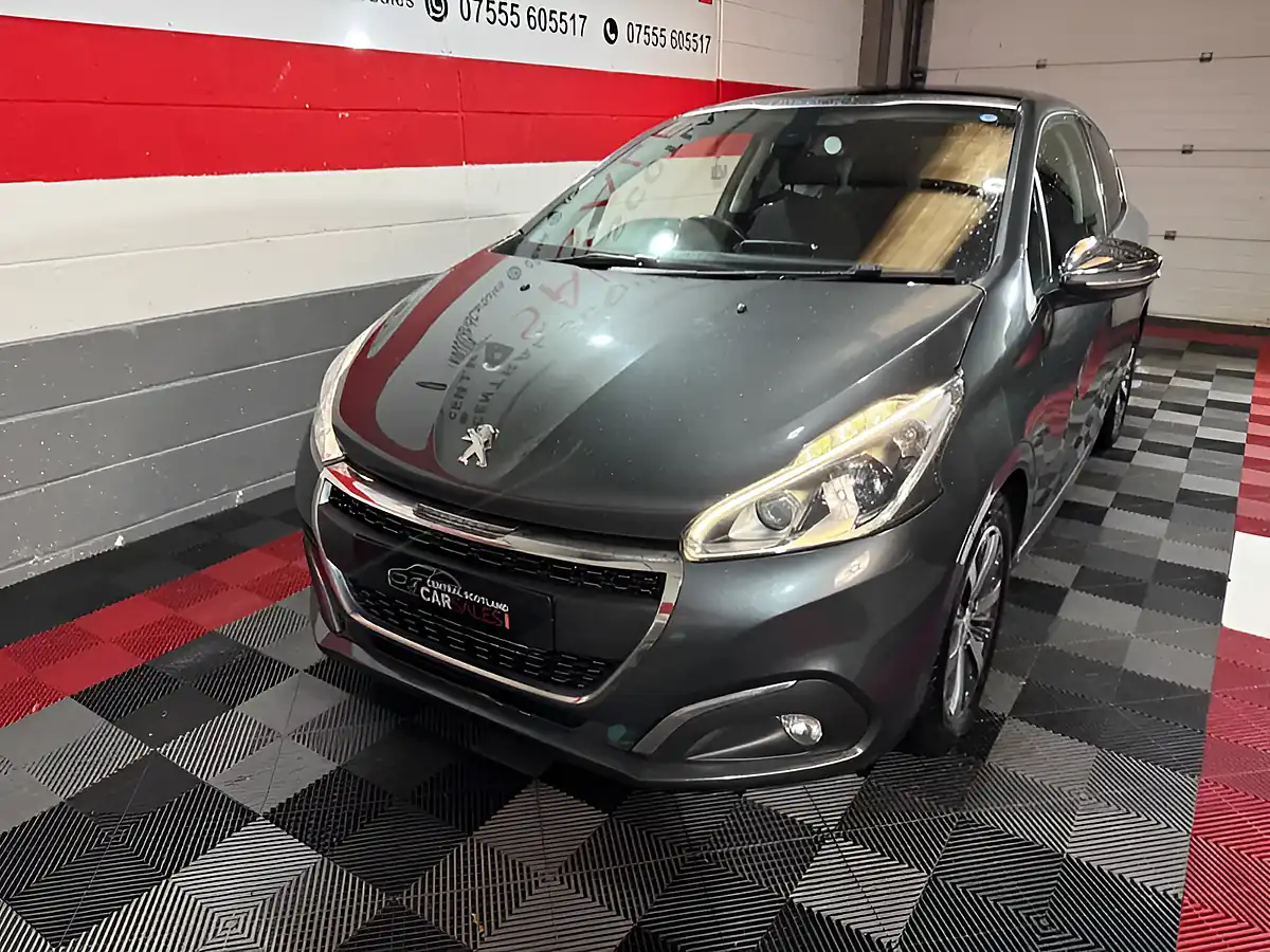 Used 2017 Peugeot 208 Allure Grey - Interior and Exterior details 7