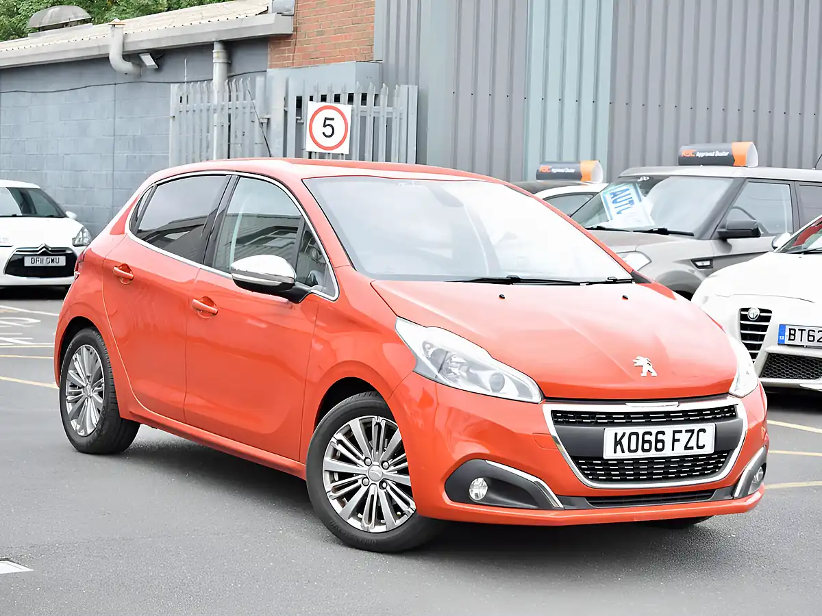 Used 2017 Peugeot 208 Allure Orange - Front View
