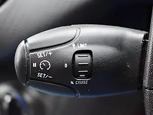 Used 2017 Peugeot 208 Allure Orange - Interior and Exterior details 12