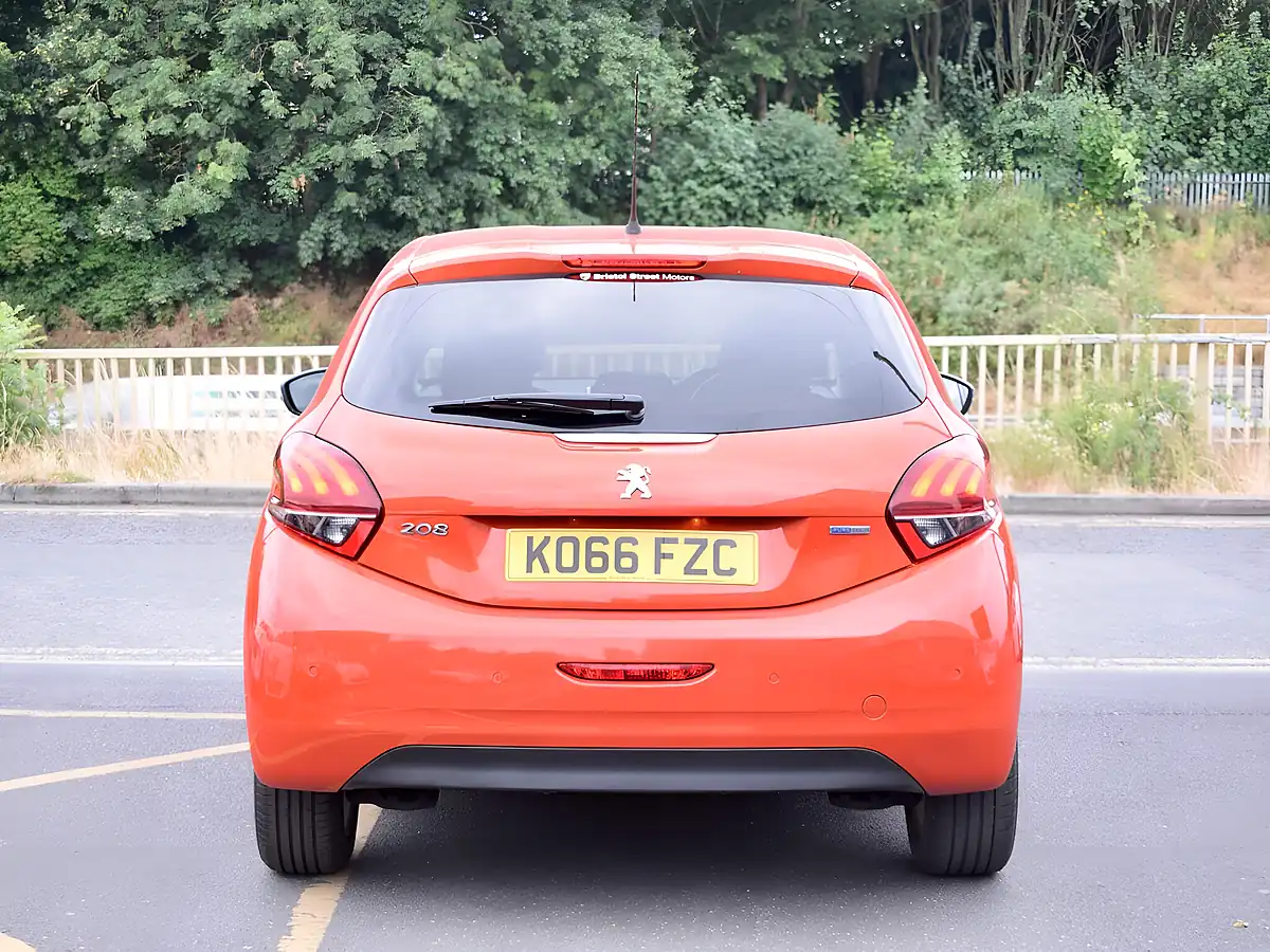 Used 2017 Peugeot 208 Allure Orange - Interior and Exterior details 5
