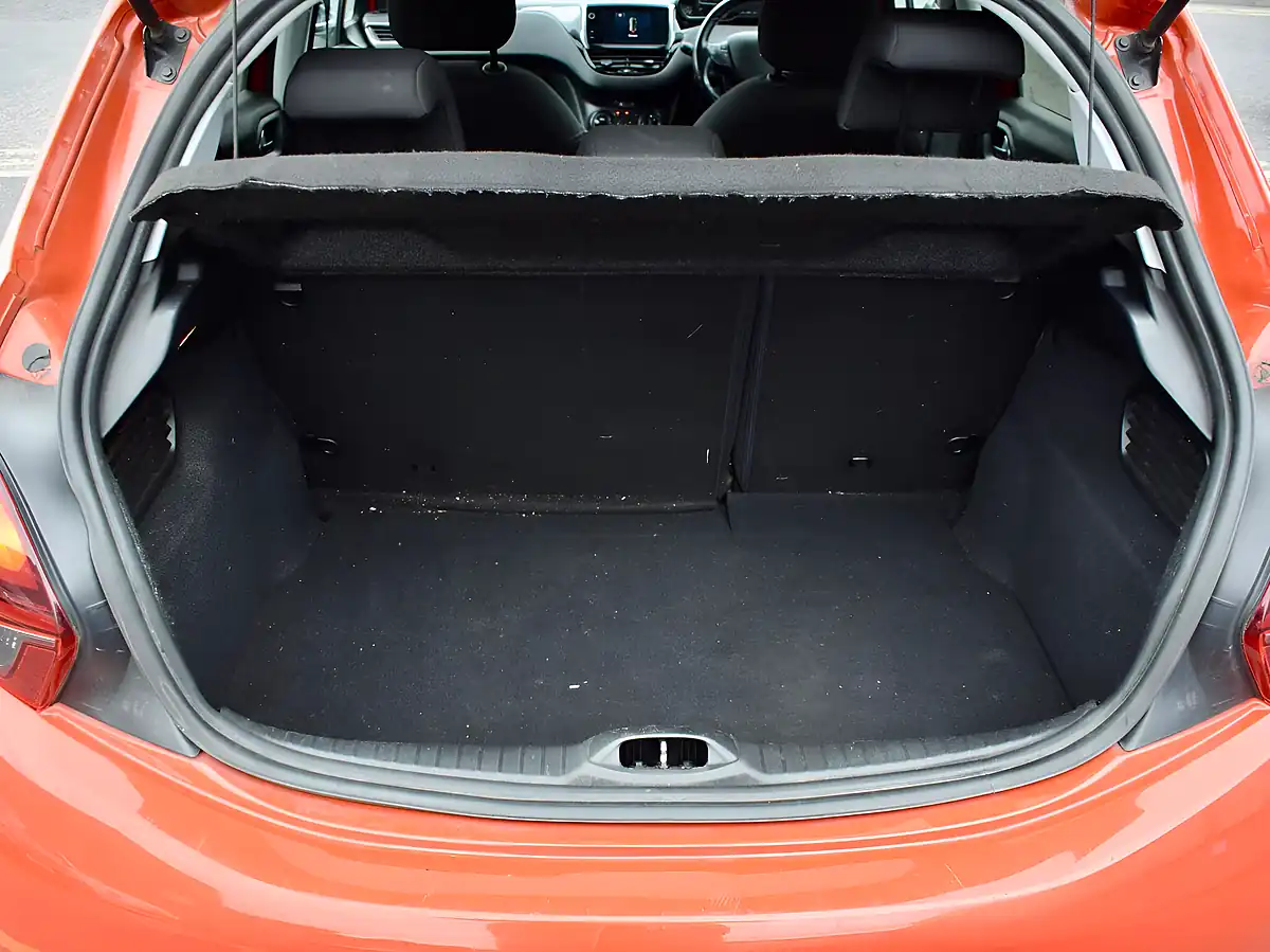 Used 2017 Peugeot 208 Allure Orange - Interior and Exterior details 7