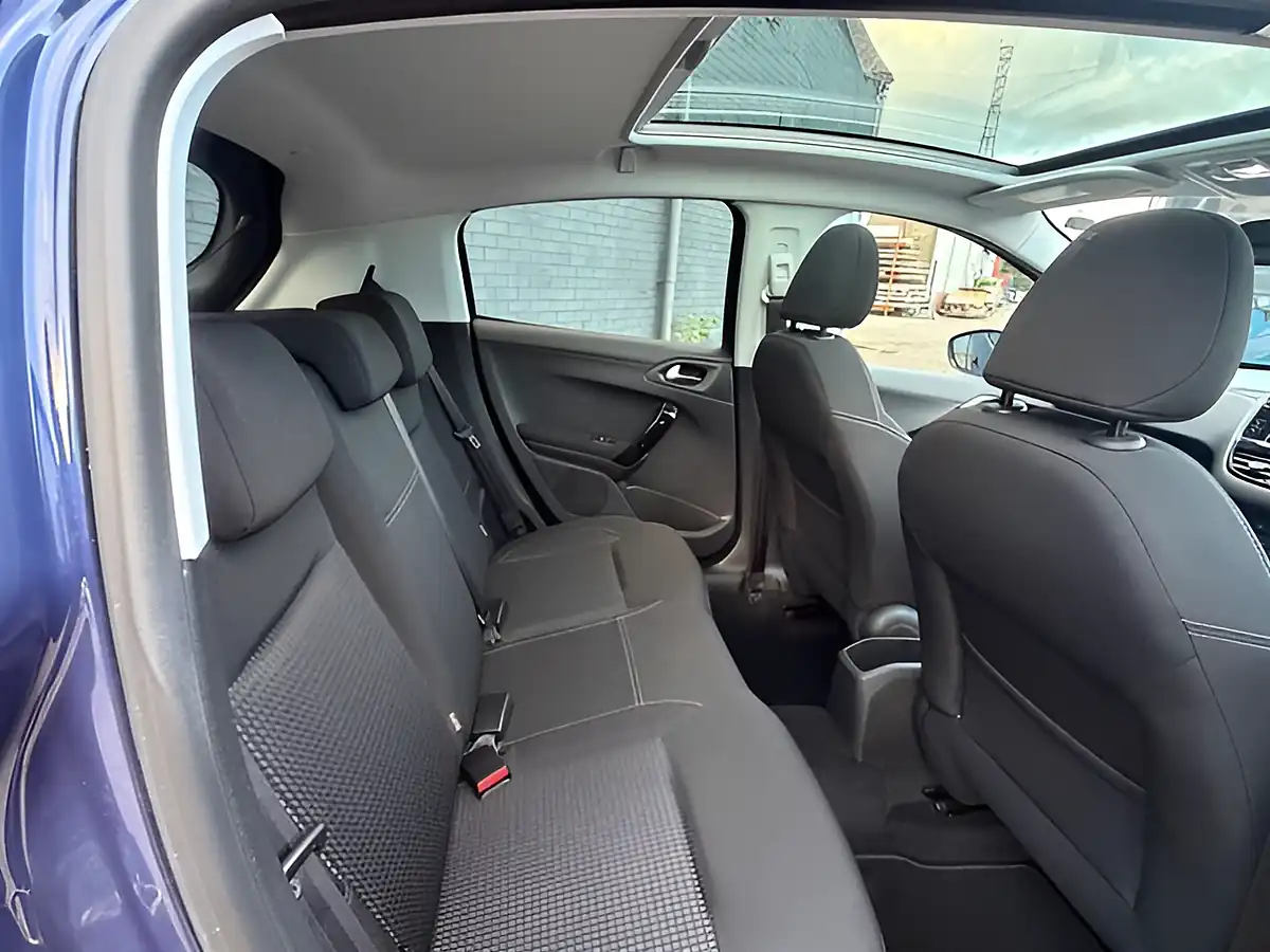 Used 2017 Peugeot 208 Allure Premium Blue - Interior and Exterior details 17