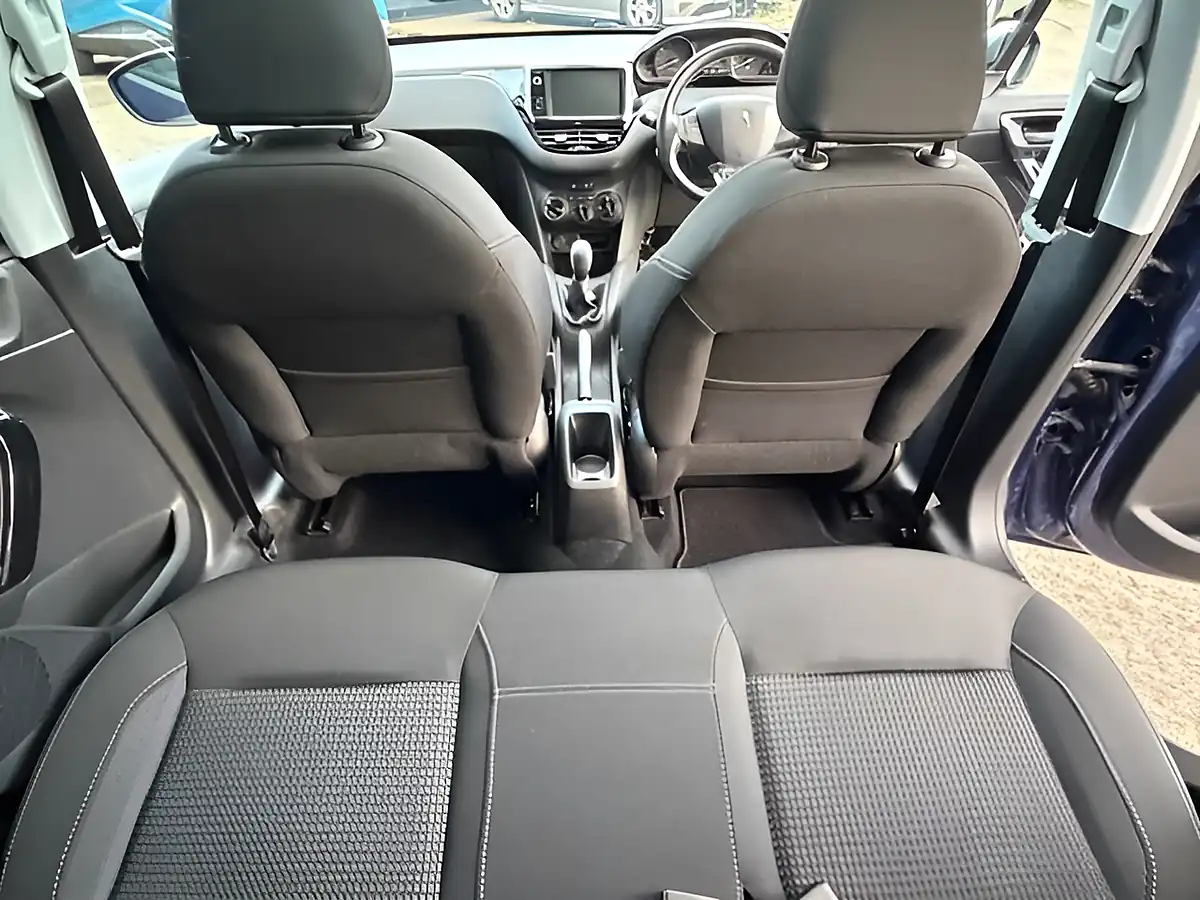 Used 2017 Peugeot 208 Allure Premium Blue - Interior and Exterior details 4
