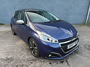 Used 2017 Peugeot 208 Allure Premium Blue - Interior and Exterior details 9