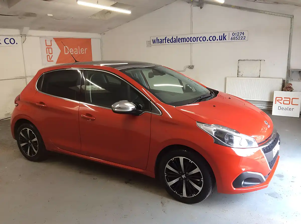 Used 2017 Peugeot 208 Allure Premium Orange - Interior and Exterior details 10
