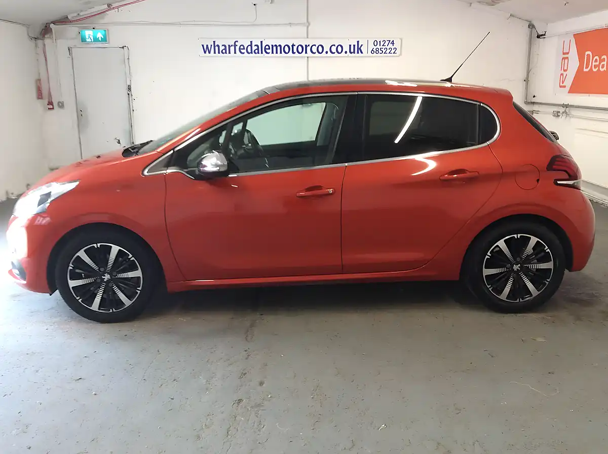 Used 2017 Peugeot 208 Allure Premium Orange - Interior and Exterior details 2