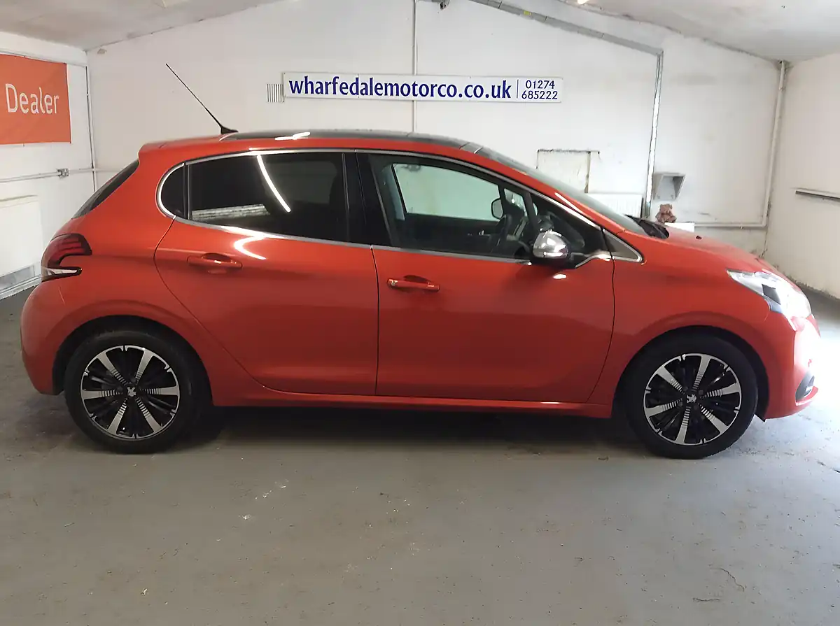 Used 2017 Peugeot 208 Allure Premium Orange - Interior and Exterior details 6