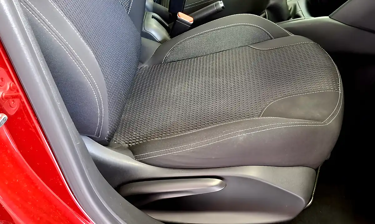 Used 2017 Peugeot 208 Allure Red - Interior and Exterior details 18