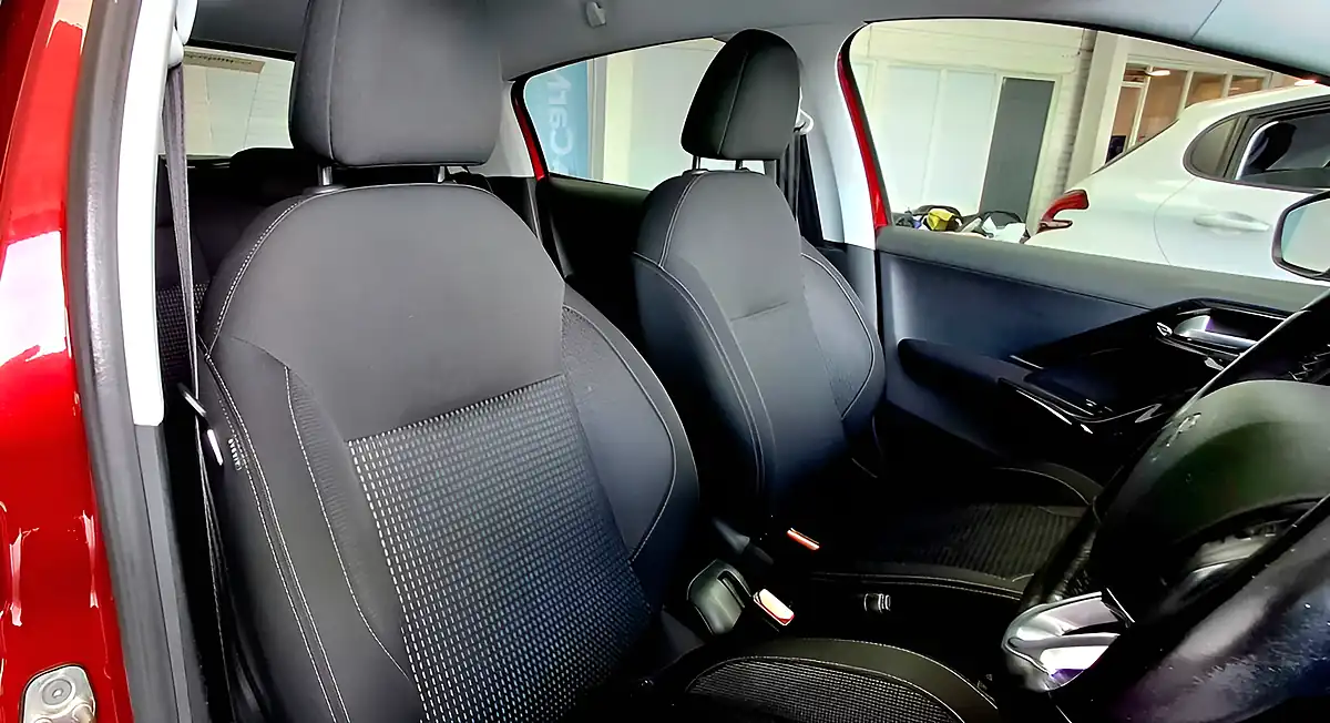 Used 2017 Peugeot 208 Allure Red - Interior and Exterior details 19