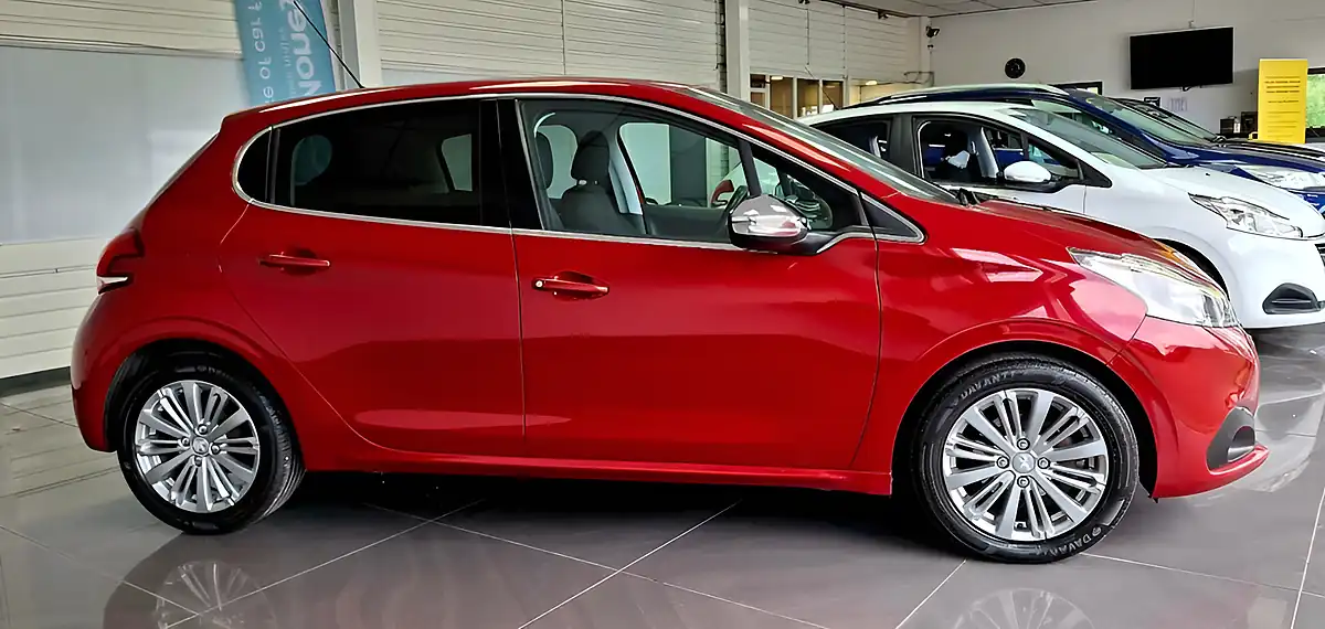 Used 2017 Peugeot 208 Allure Red - Interior and Exterior details 6