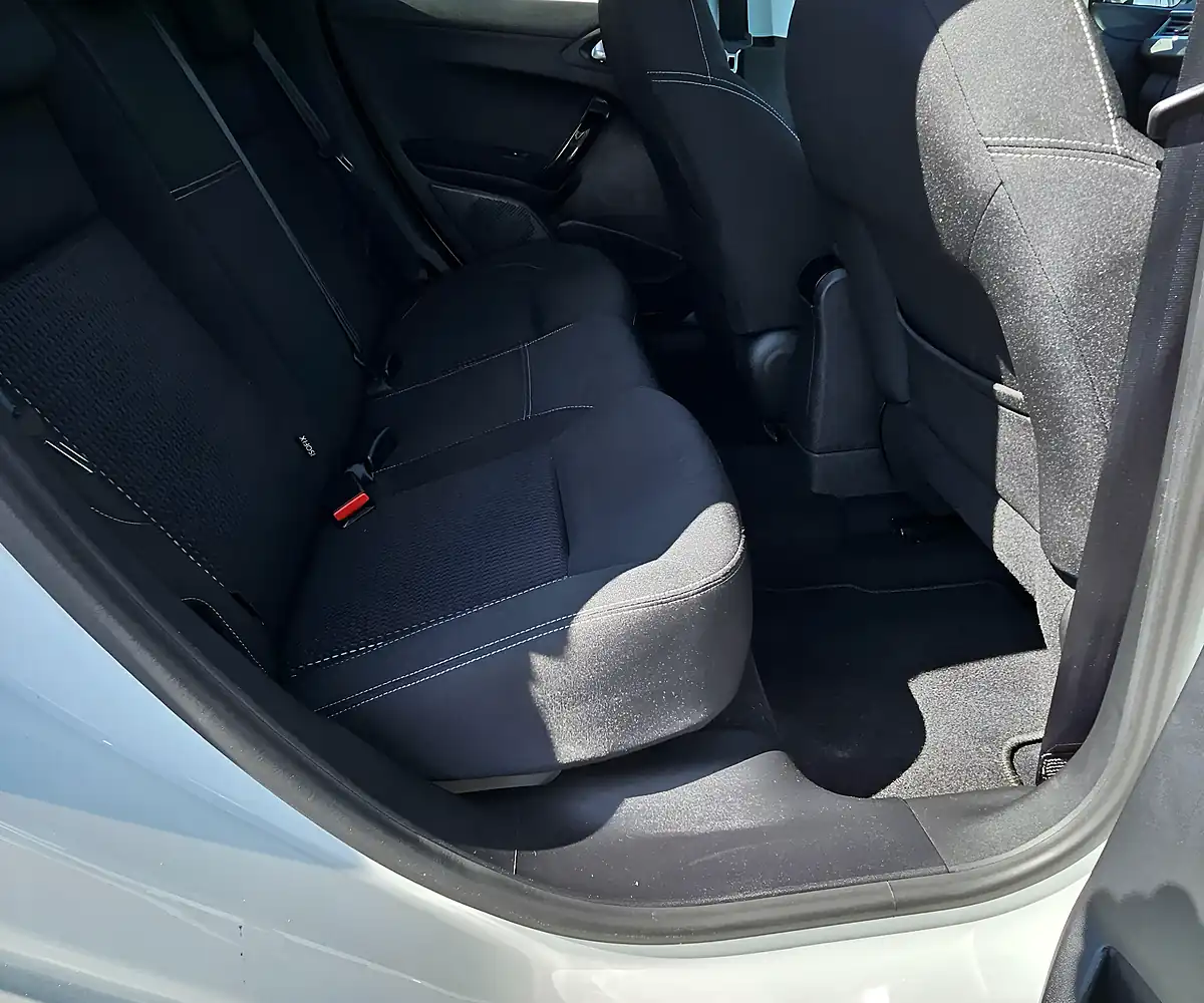 Used 2017 Peugeot 208 Allure White - Interior and Exterior details 17