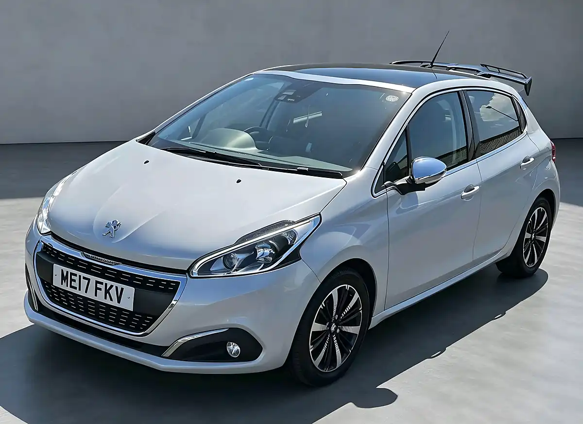 Used 2017 Peugeot 208 Allure White - Interior and Exterior details 4