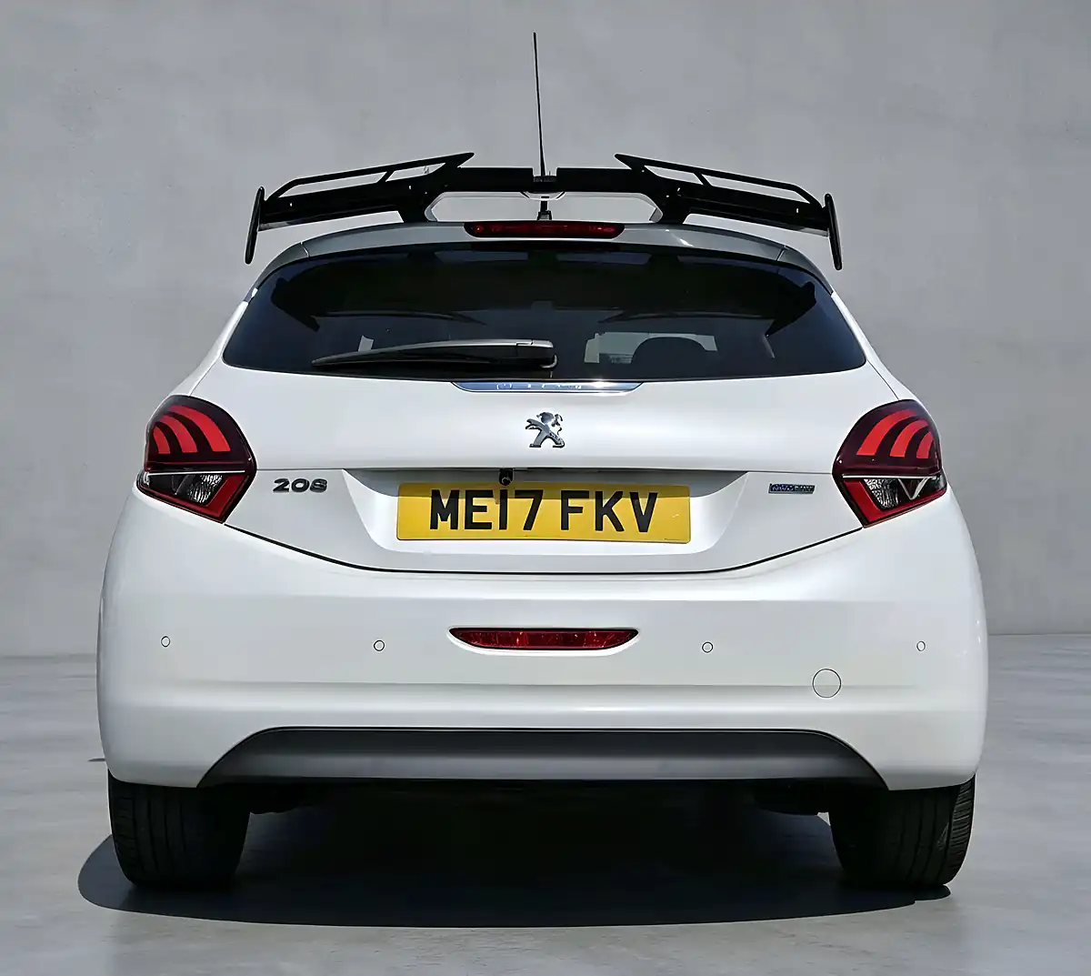 Used 2017 Peugeot 208 Allure White - Interior and Exterior details 7