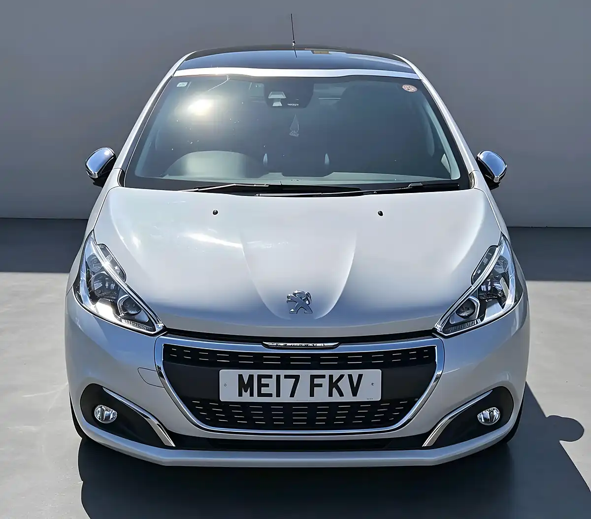 Used 2017 Peugeot 208 Allure White - Interior and Exterior details 9