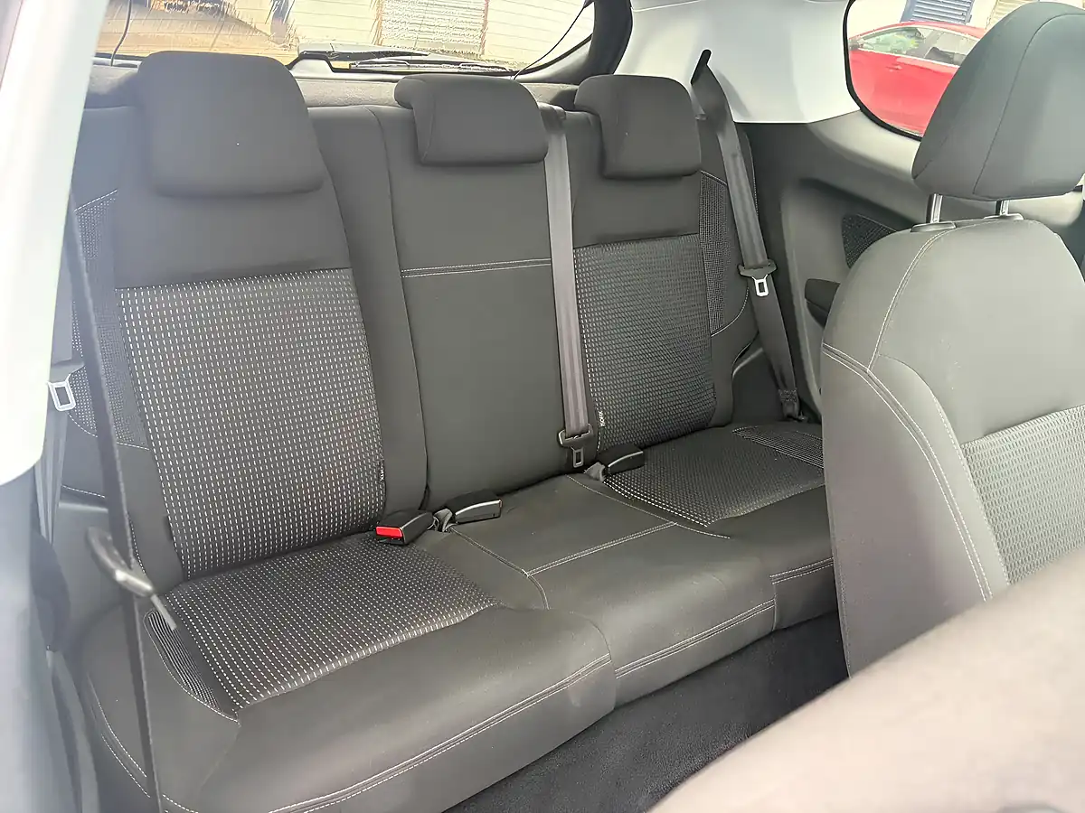 Used 2017 Peugeot 208 Allure White - Interior and Exterior details 10
