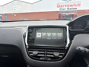 Used 2017 Peugeot 208 Allure White - Interior and Exterior details 12