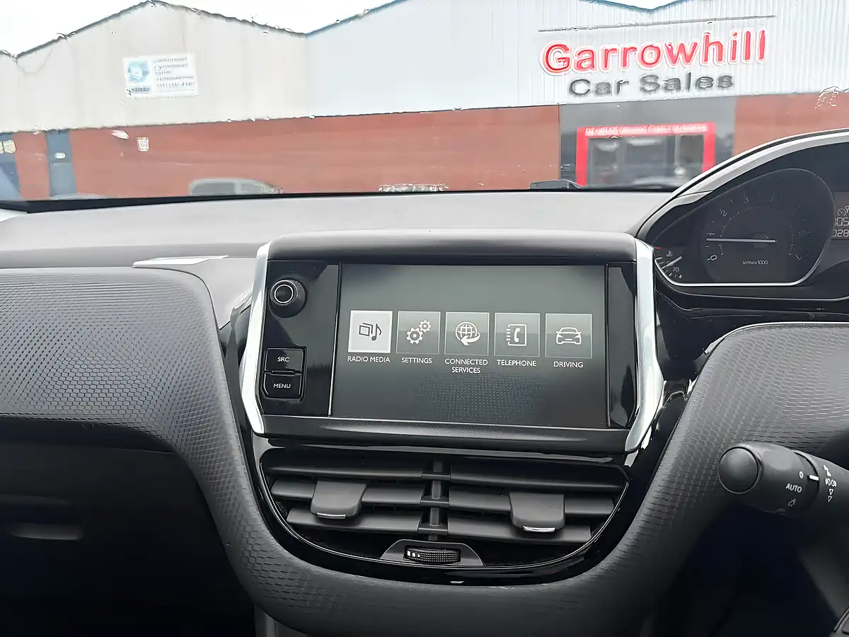 Used 2017 Peugeot 208 Allure White - Interior and Exterior details 12