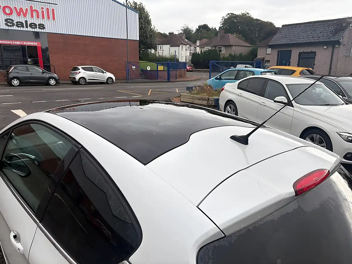 Used 2017 Peugeot 208 Allure White - Interior and Exterior details 16