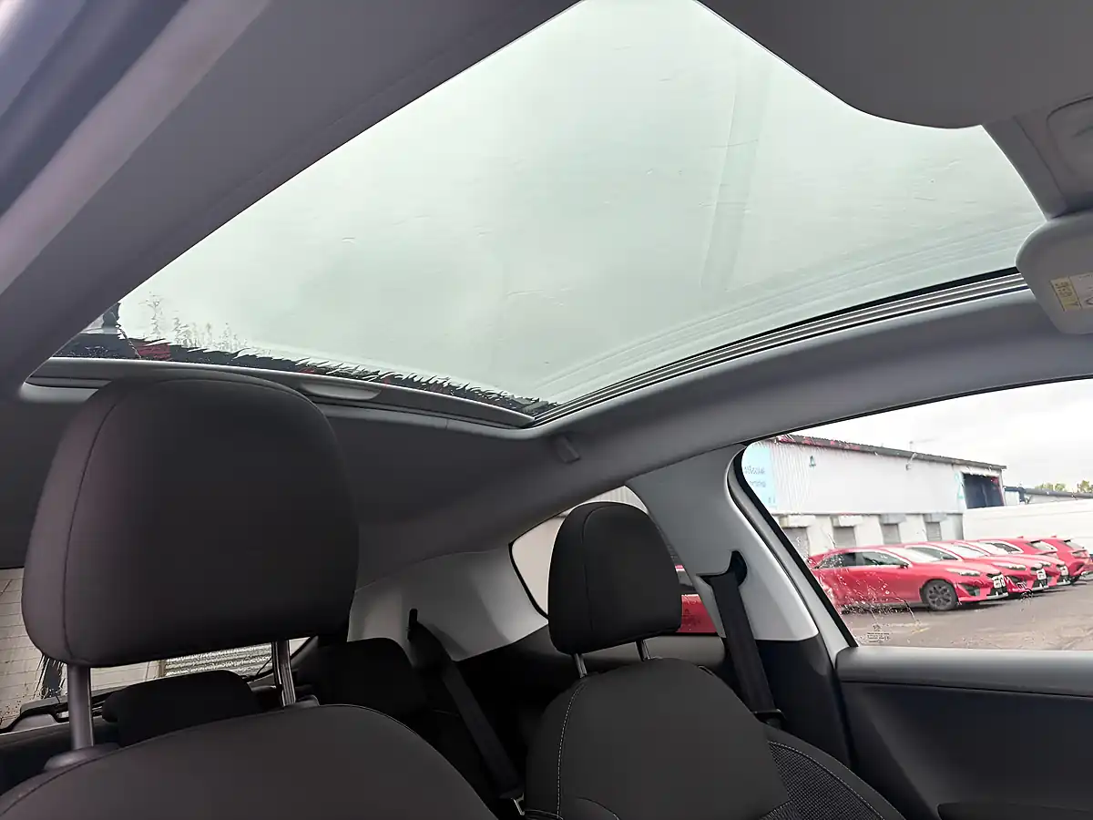 Used 2017 Peugeot 208 Allure White - Interior and Exterior details 17