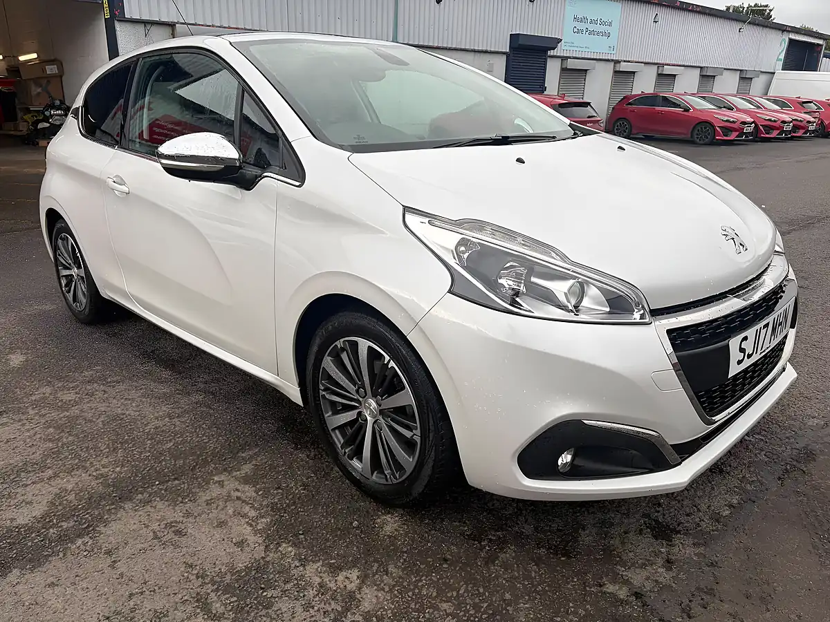 Used 2017 Peugeot 208 Allure White - Interior and Exterior details 2