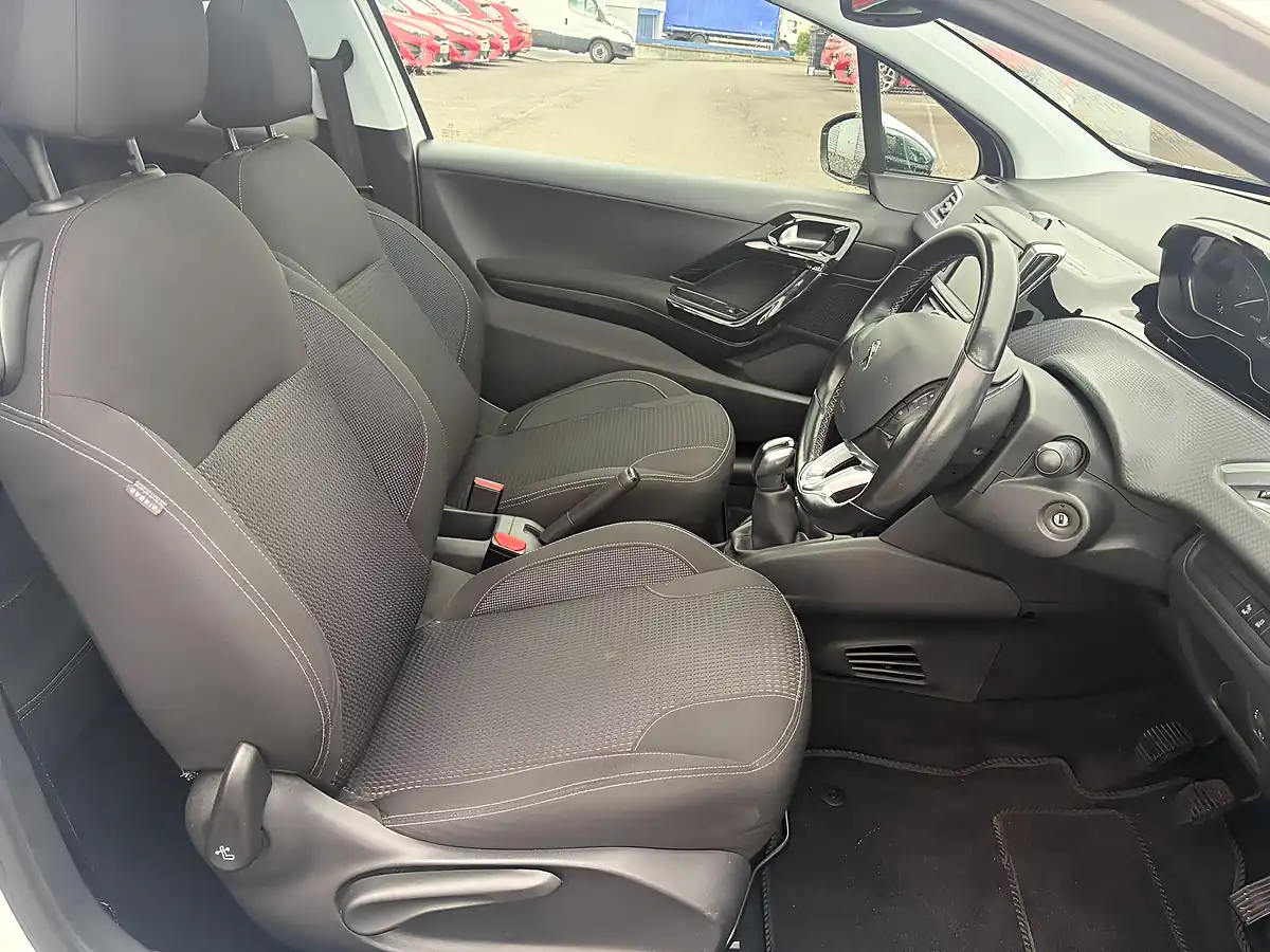 Used 2017 Peugeot 208 Allure White - Interior and Exterior details 9