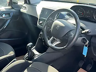 Used 2017 Peugeot 208 Black Edition Bianca White - Interior and Exterior details 13