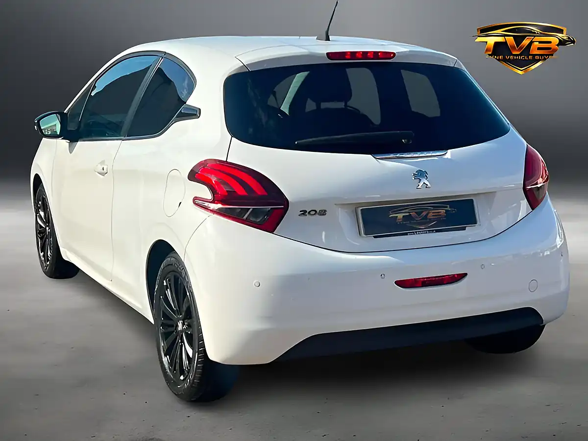 Used 2017 Peugeot 208 Black Edition Bianca White - Interior and Exterior details 4