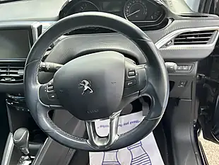 Used 2017 Peugeot 208 Blue - Interior and Exterior details 10