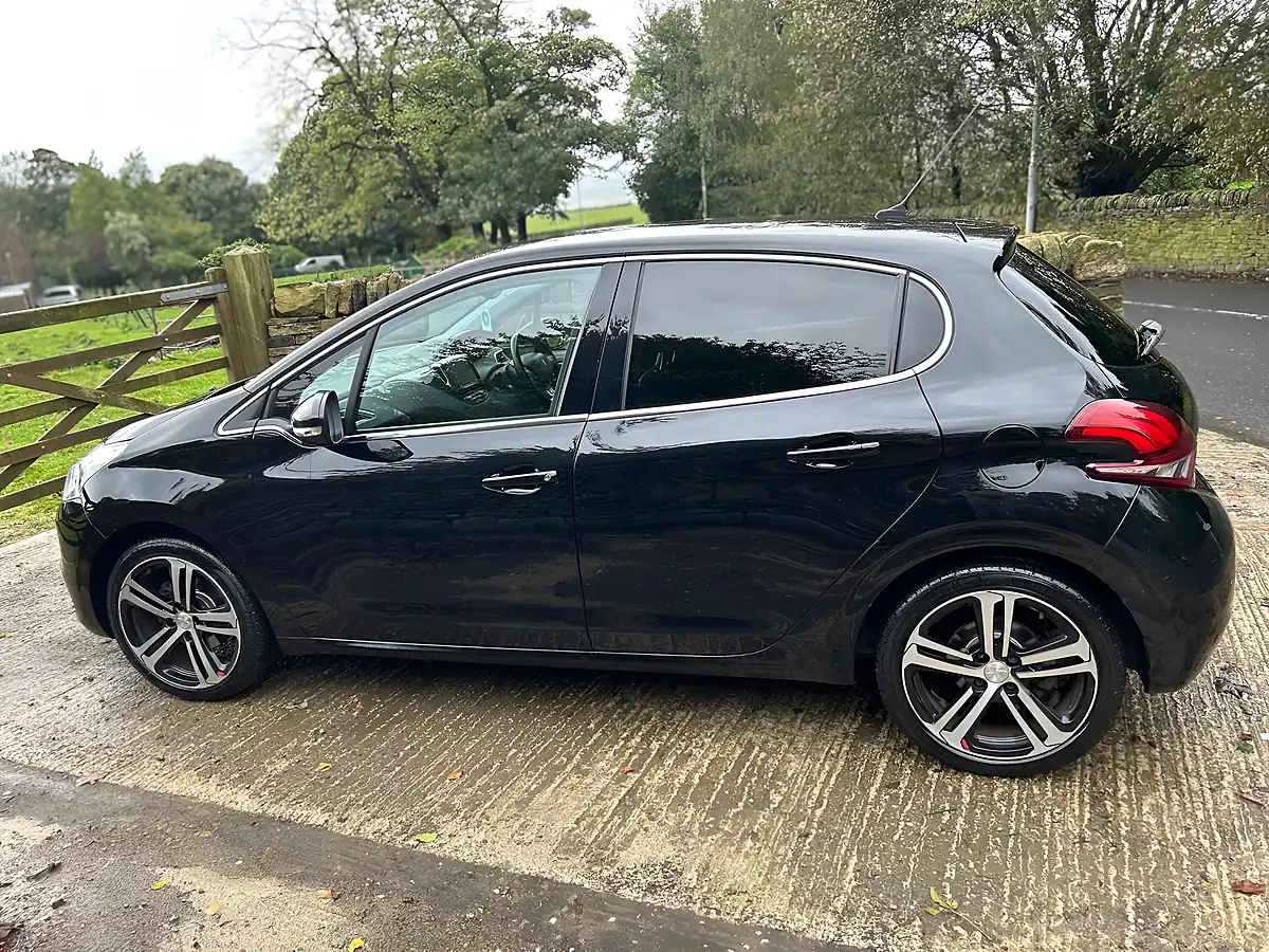 Used 2017 Peugeot 208 GT Line Black - Interior and Exterior details 12