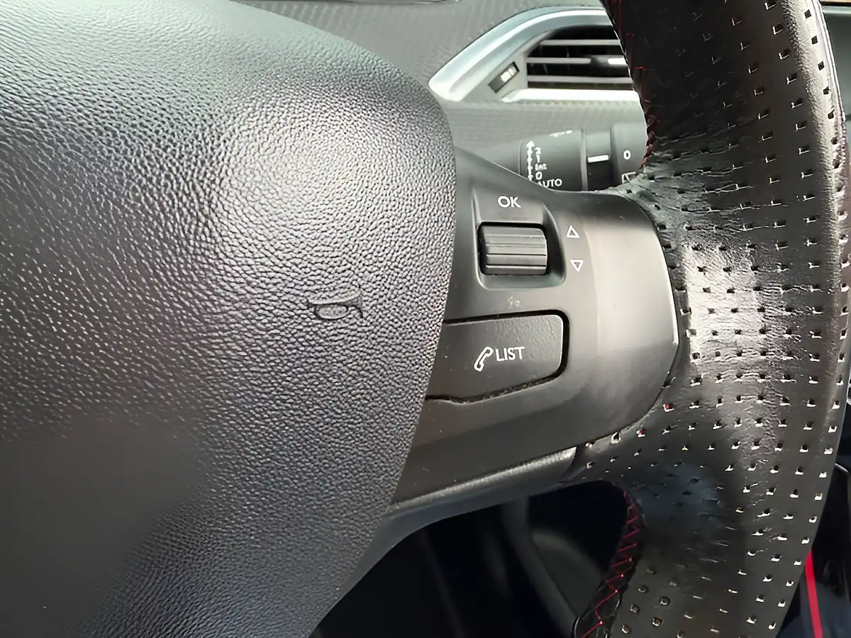 Used 2017 Peugeot 208 GT Line White - Interior and Exterior details 13