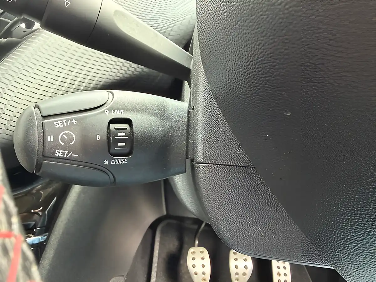 Used 2017 Peugeot 208 GT Line White - Interior and Exterior details 14