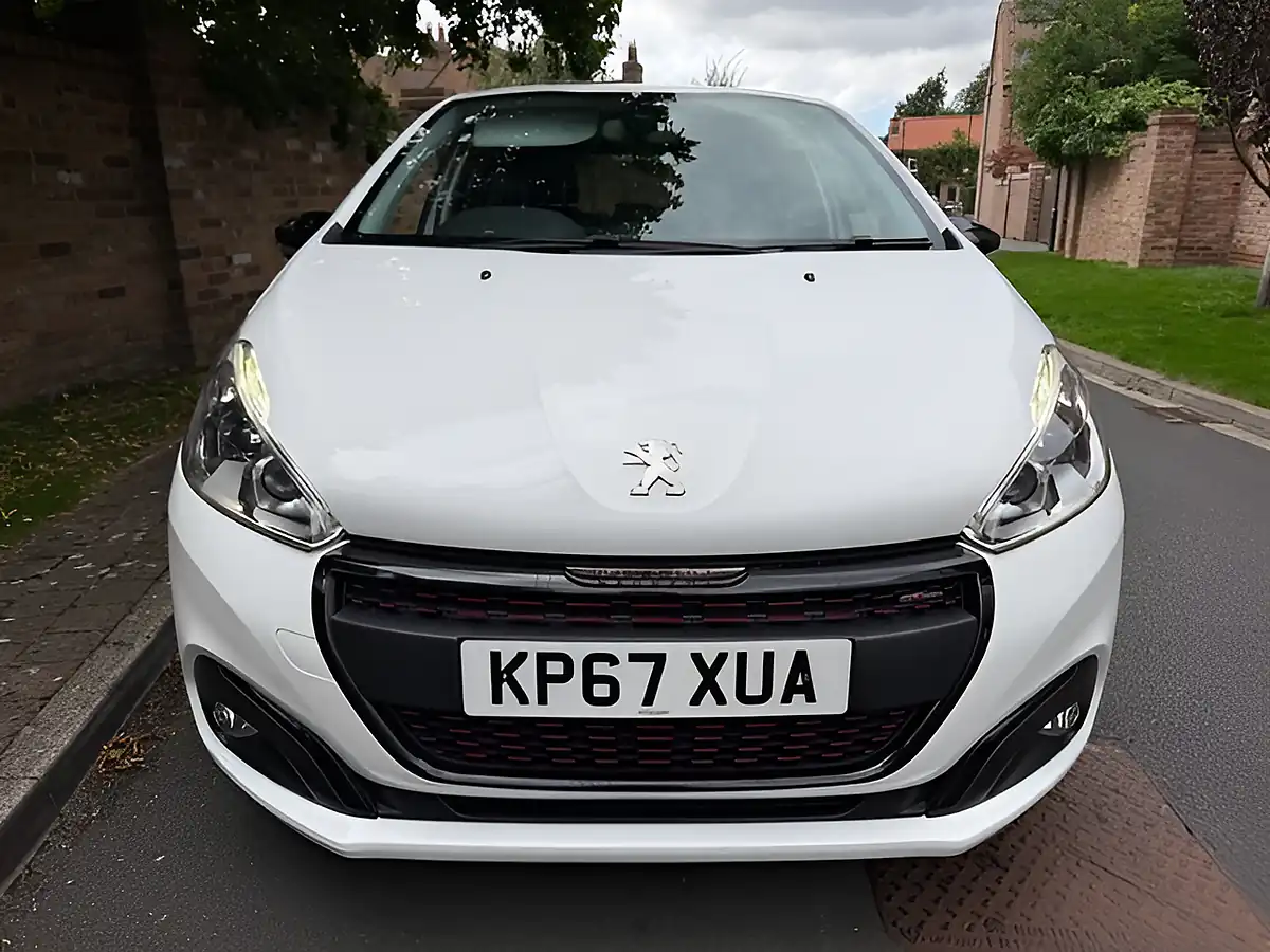 Used 2017 Peugeot 208 GT Line White - Interior and Exterior details 17