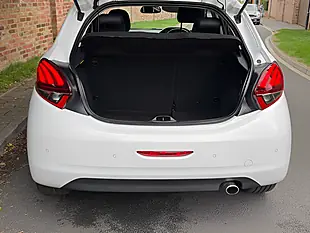 Used 2017 Peugeot 208 GT Line White - Interior and Exterior details 18