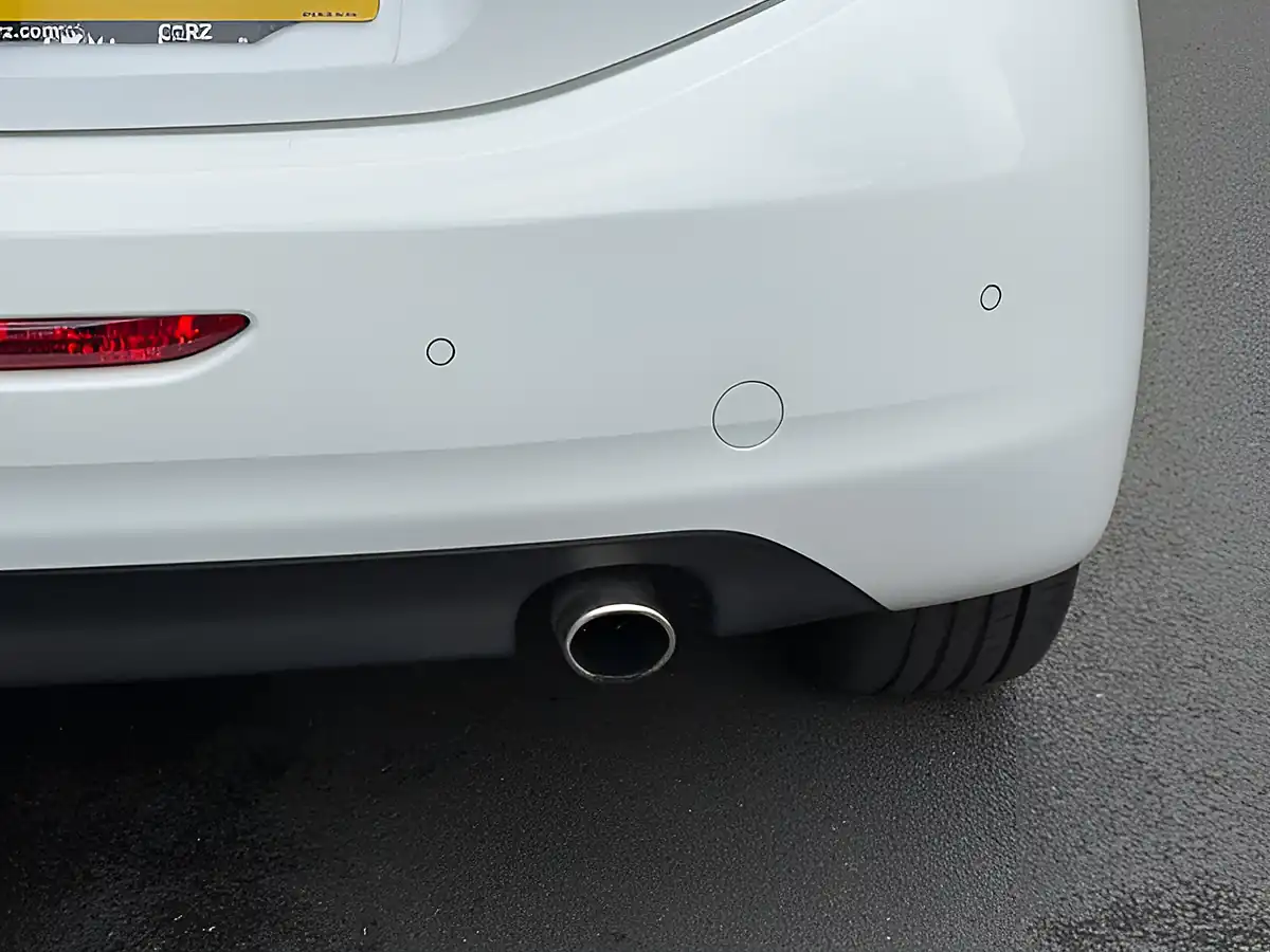Used 2017 Peugeot 208 GT Line White - Interior and Exterior details 19