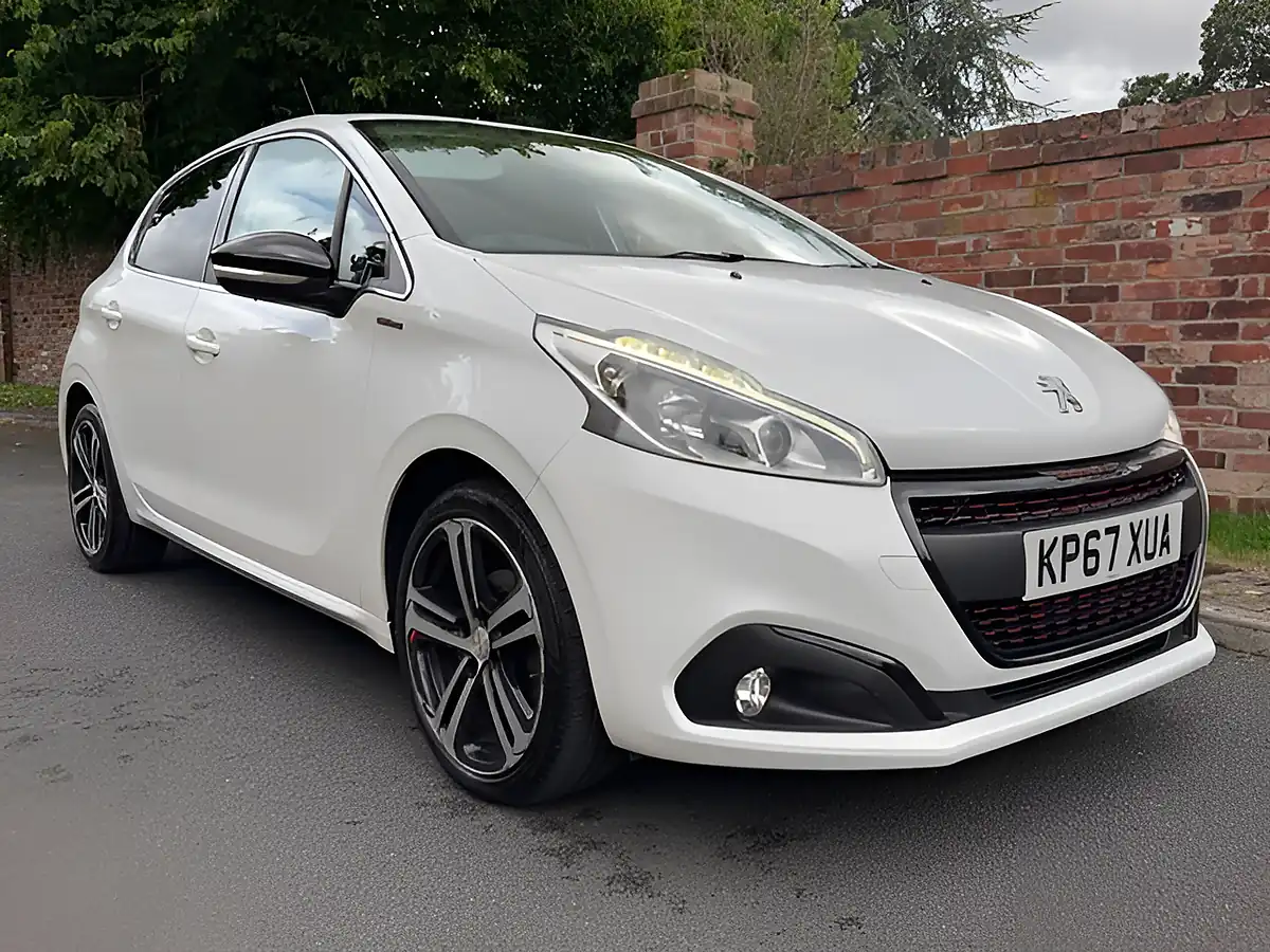 Used 2017 Peugeot 208 GT Line White - Interior and Exterior details 2
