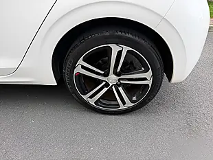 Used 2017 Peugeot 208 GT Line White - Interior and Exterior details 20