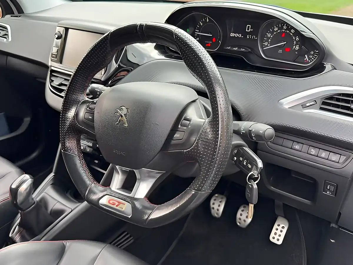 Used 2017 Peugeot 208 GT Line White - Interior and Exterior details 6